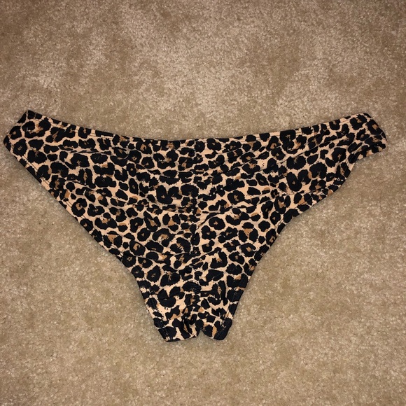 Cheetah bottoms - Picture 2 of 2